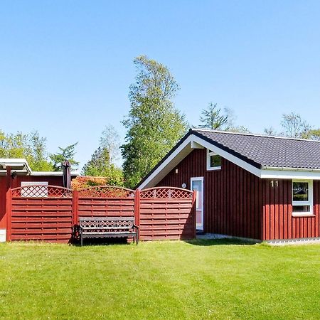 6 Person Holiday Home In Hals Exteriör bild