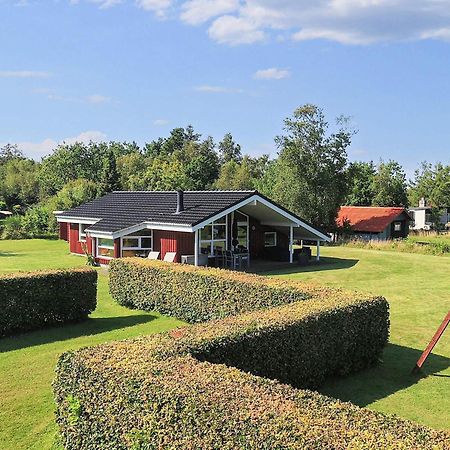 6 Person Holiday Home In Hals Exteriör bild